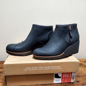 Dr. Scholl's Black Wedge Ankle Booties